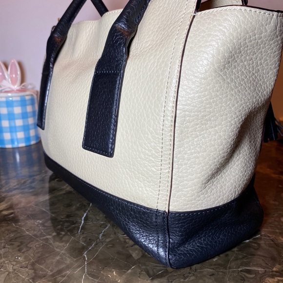 sold EUC Ivory and Black Kate Spade Leather - Picture 11 of 12